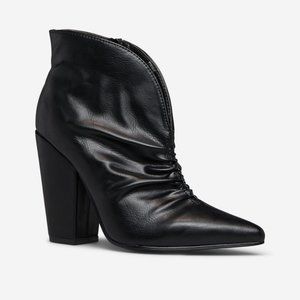 #NWT- SIZE 10 FAUX LEATHER BLOCK HEEL BOOTIE WITH ZIPPER CLOSURE